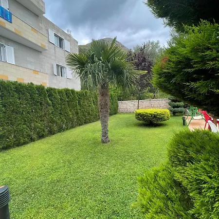 Florika Aparthotel 4*