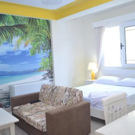 מלון דירות Florika 3*