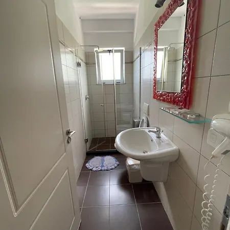 מלון דירות Florika