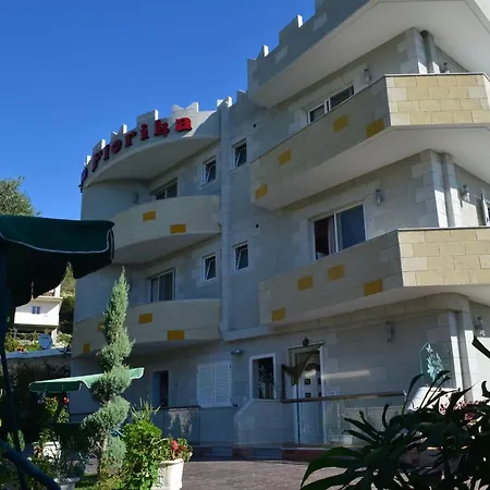 Florika Aparthotel 4*