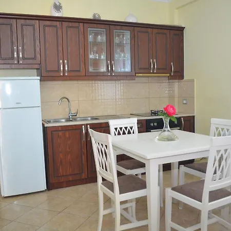 Florika Aparthotel 4*