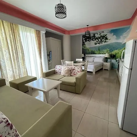 Florika Lägenhetshotell Borsh