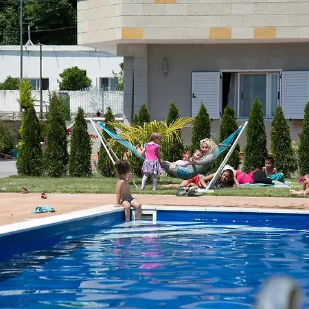 Florika Lägenhetshotell 3*