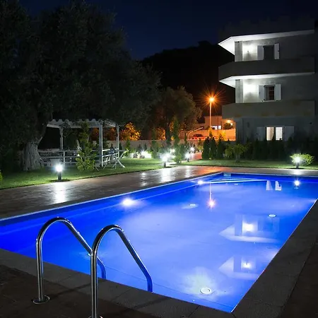 Florika Lägenhetshotell Borsh